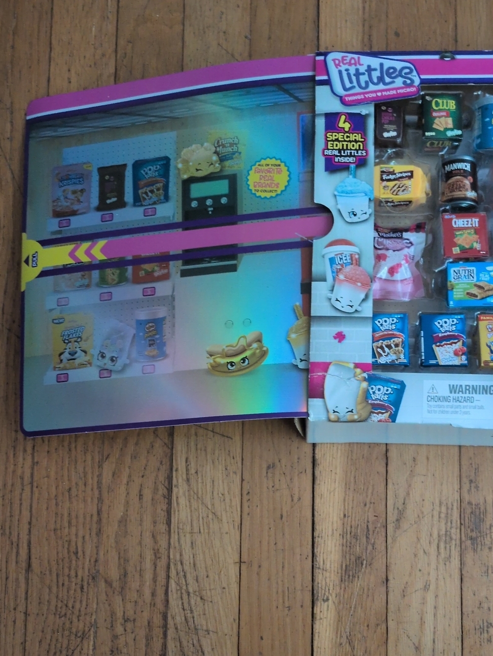 Real Littles Metallic Mystery Micro Mart Playset - Picture 6 of 10